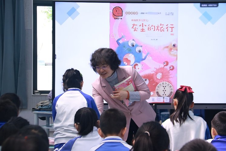 到西部广袤土地的深耕足迹