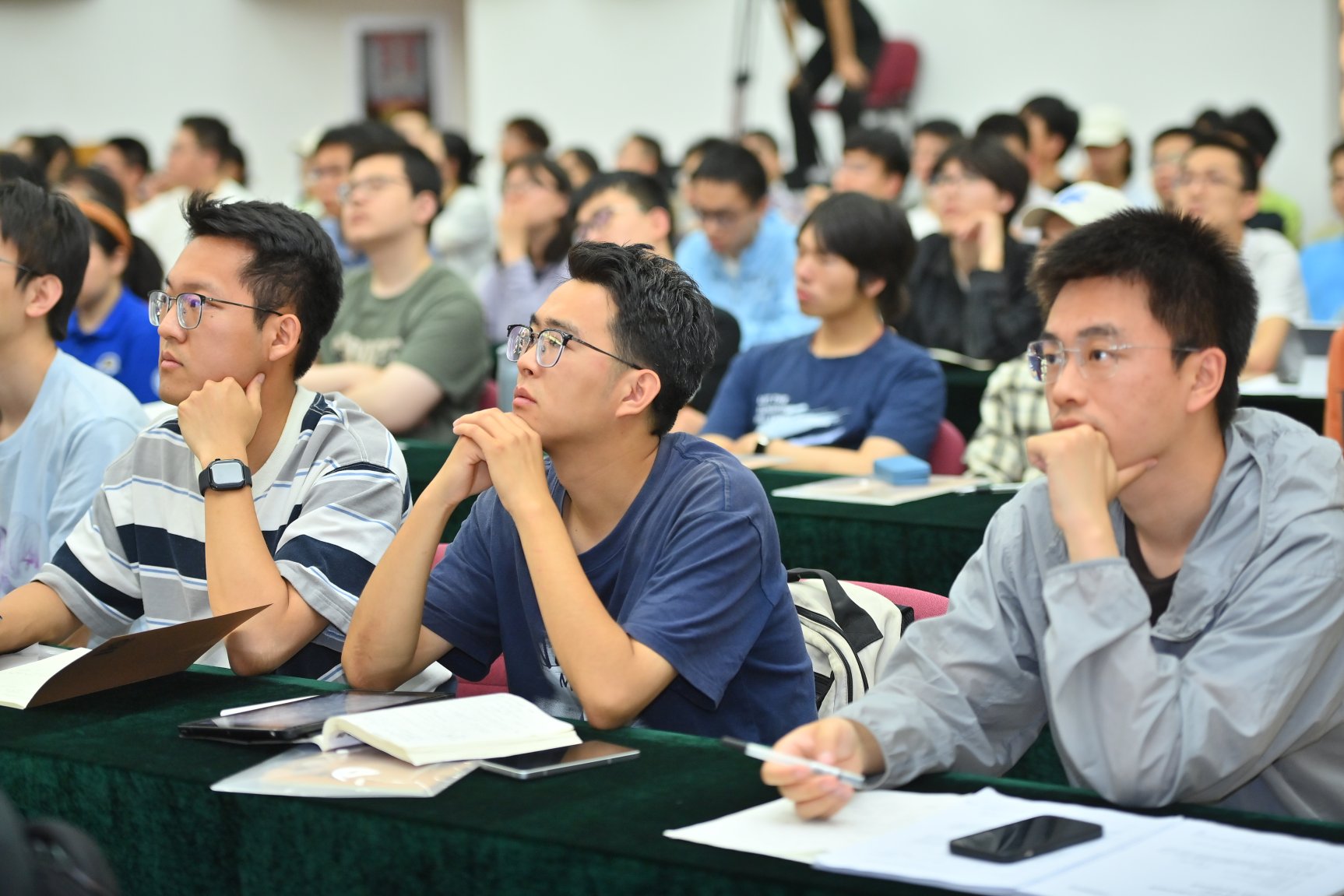 张平院士做客京师数学大讲坛,共探